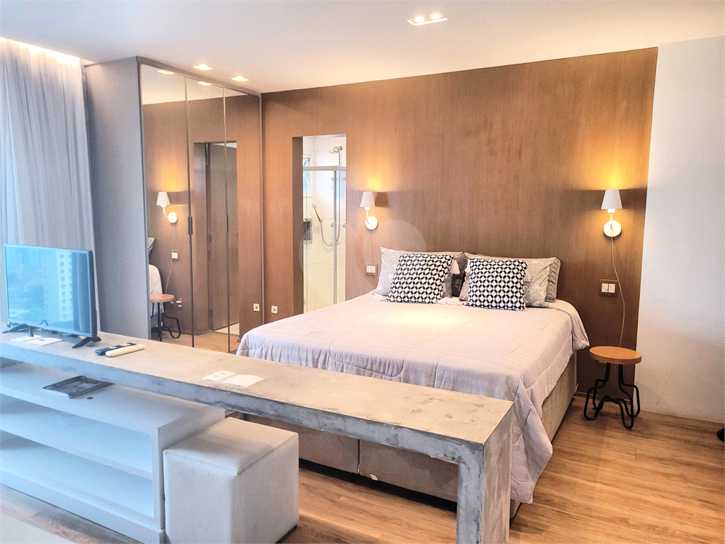 Studio alto padrão na Ponta da Praia - andar alto, varanda, mobiliado e decorado