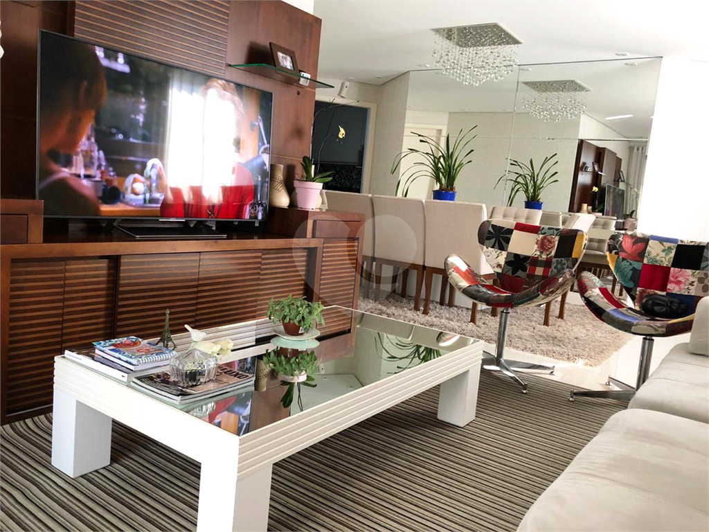 APARTAMENTO em SANTANA