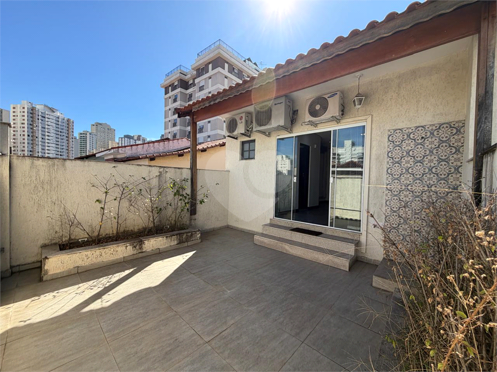 Excelente e amplo sobrado -  para fins Comercial ou Residencial, a meia quadra da Avenida Braz Leme,