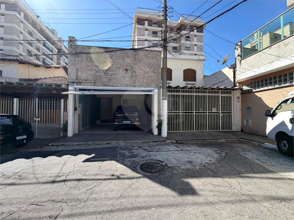 Excelente e amplo sobrado -  para fins Comercial ou Residencial, a meia quadra da Avenida Braz Leme,