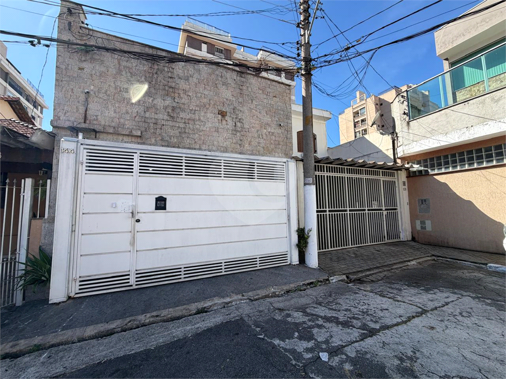 Excelente e amplo sobrado -  para fins Comercial ou Residencial, a meia quadra da Avenida Braz Leme,