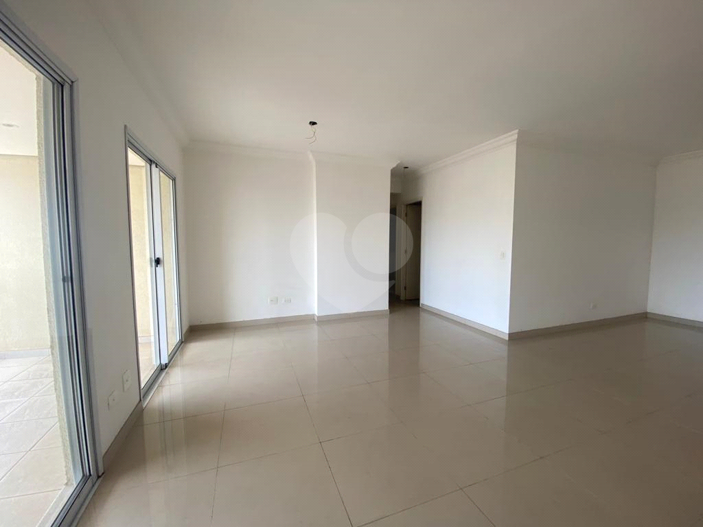 APARTAMENTO em SANTANA