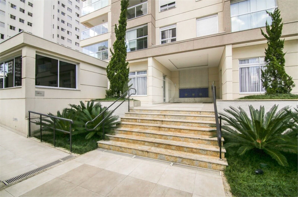 APARTAMENTO em CAMPO BELO