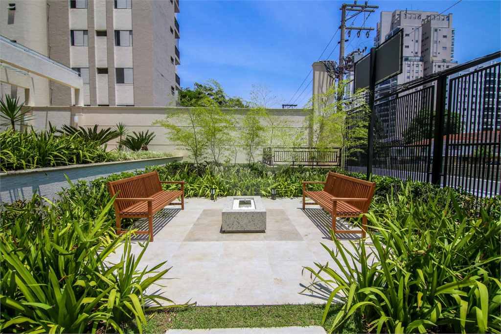 APARTAMENTO em CAMPO BELO