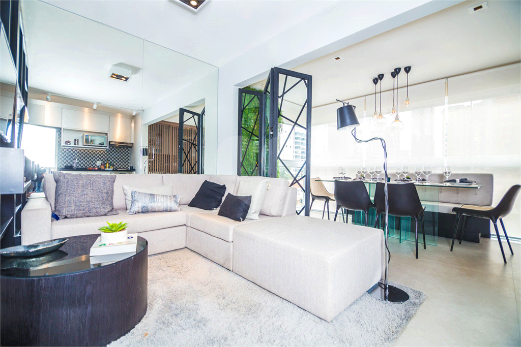 APARTAMENTO em CAMPO BELO