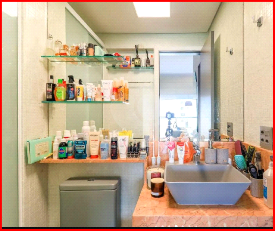 APARTAMENTO em CAMPO BELO