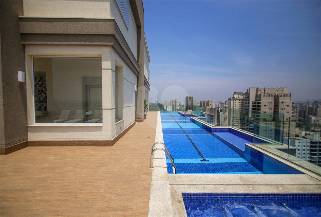 APARTAMENTO em CAMPO BELO