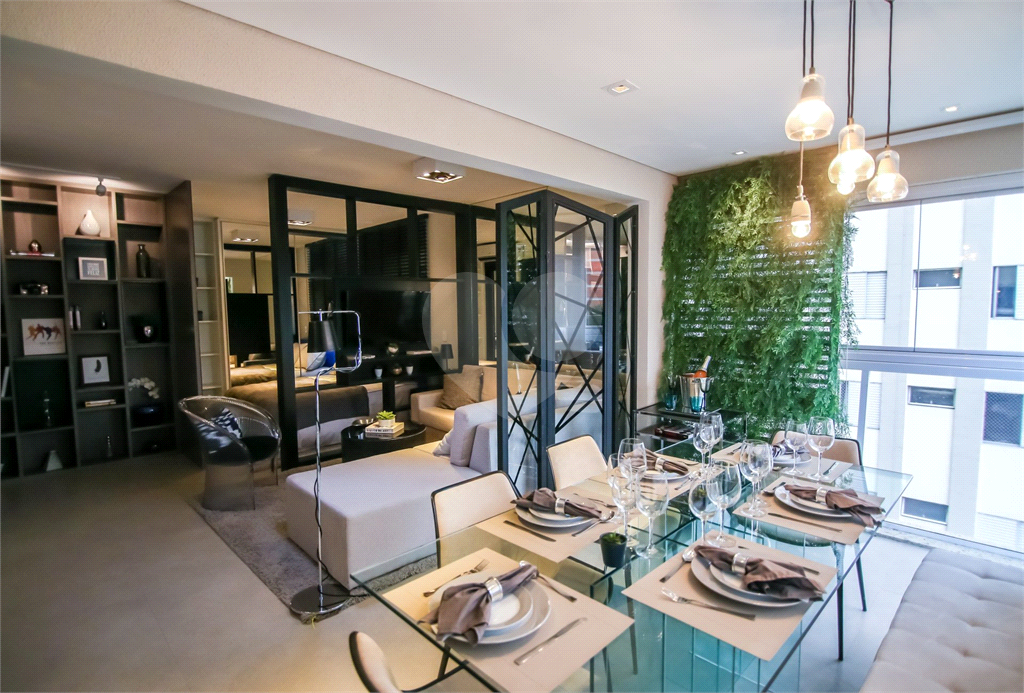 APARTAMENTO em CAMPO BELO