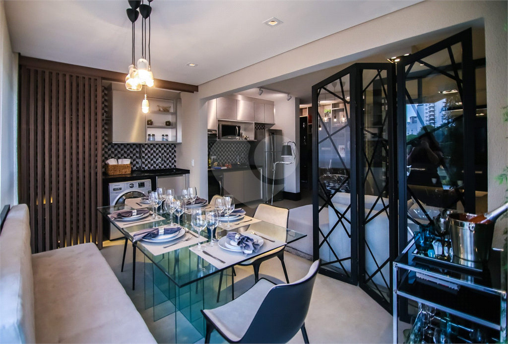 APARTAMENTO em CAMPO BELO