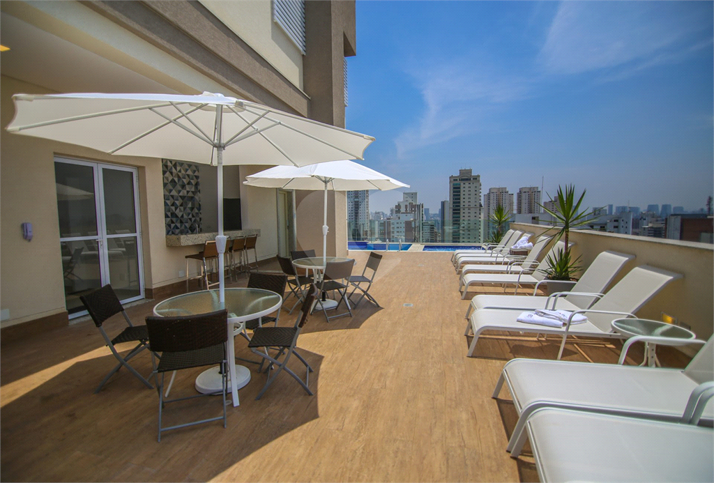 APARTAMENTO em CAMPO BELO
