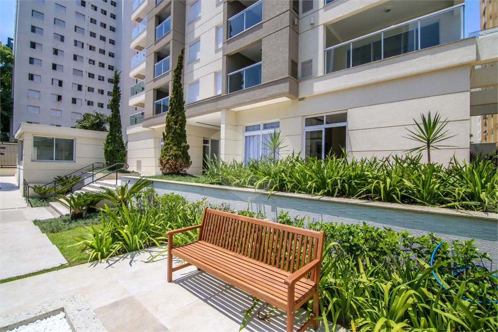 APARTAMENTO em CAMPO BELO