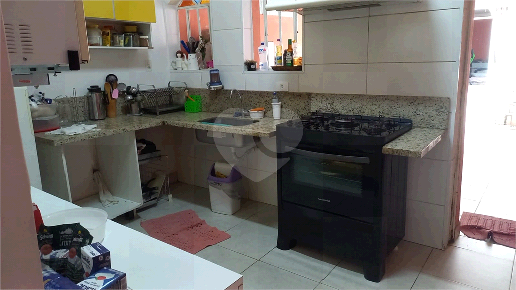 Casa residencial de 210m² em excelente localização no Planalto Paulista tem 3 quartos, sendo 1 suíte