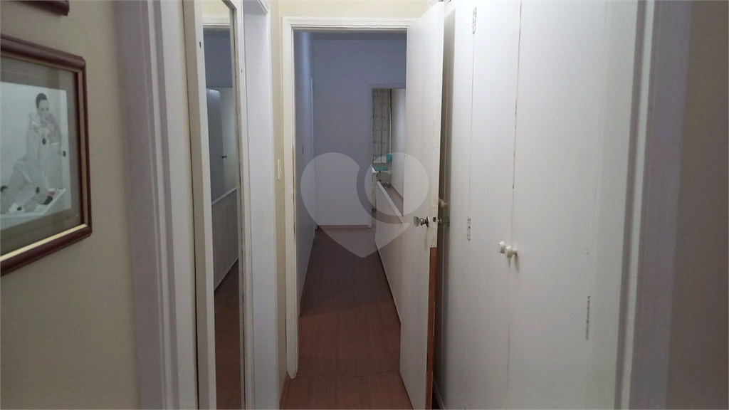 Casa residencial de 210m² em excelente localização no Planalto Paulista tem 3 quartos, sendo 1 suíte