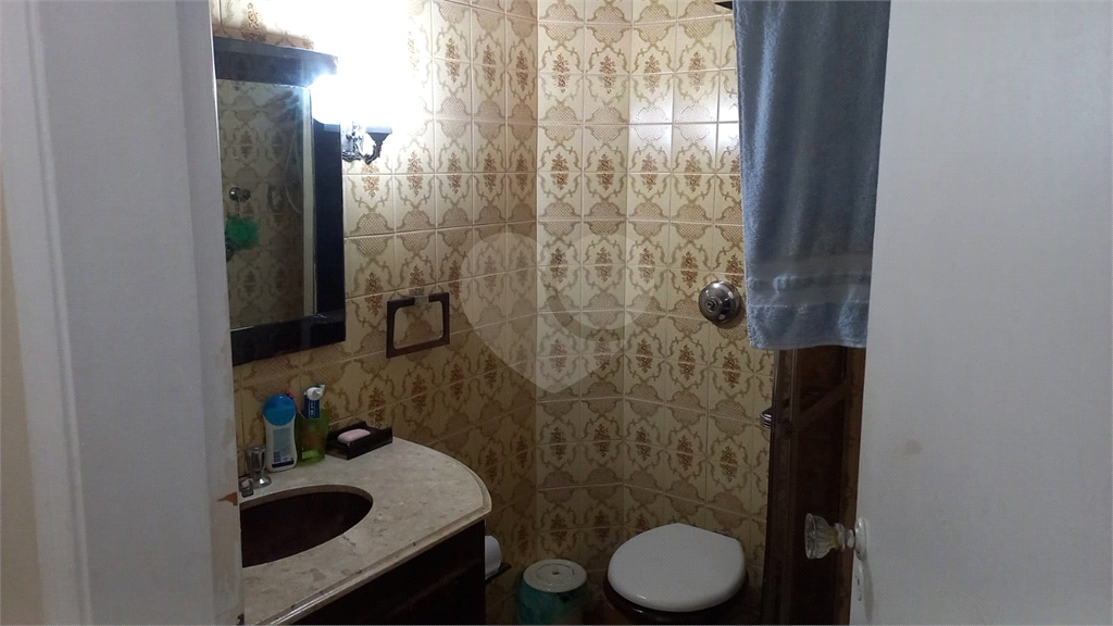 Casa residencial de 210m² em excelente localização no Planalto Paulista tem 3 quartos, sendo 1 suíte