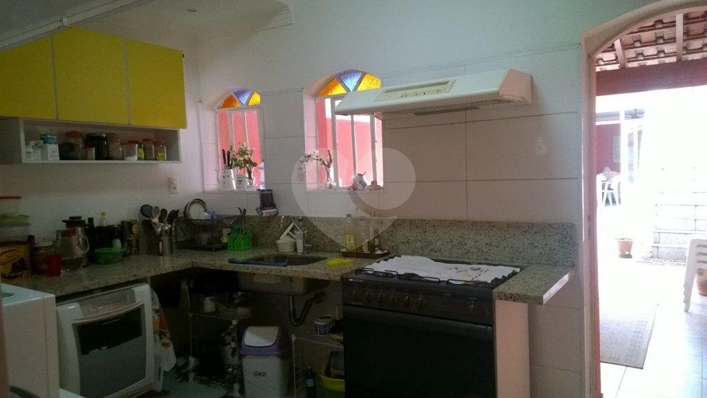 Casa residencial de 210m² em excelente localização no Planalto Paulista tem 3 quartos, sendo 1 suíte