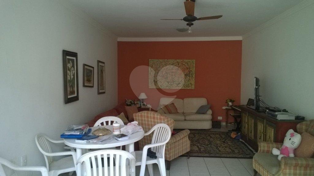Casa residencial de 210m² em excelente localização no Planalto Paulista tem 3 quartos, sendo 1 suíte