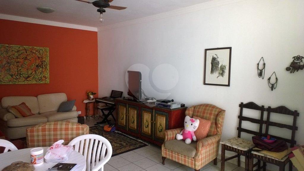 Casa residencial de 210m² em excelente localização no Planalto Paulista tem 3 quartos, sendo 1 suíte