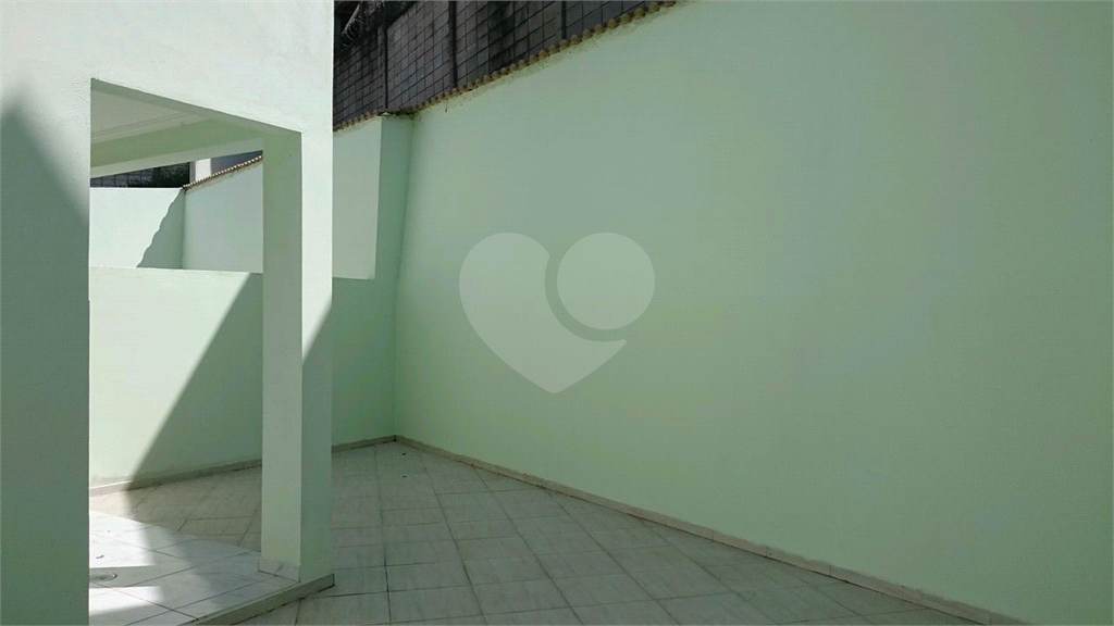 LINDA CASA EM CONDOMÍNIO FECHADO