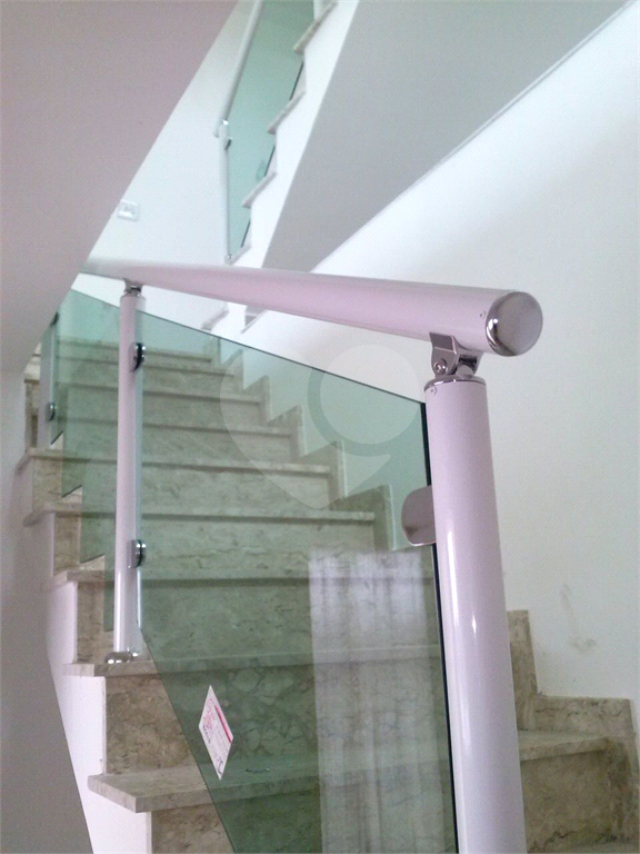 LINDA CASA EM CONDOMÍNIO FECHADO