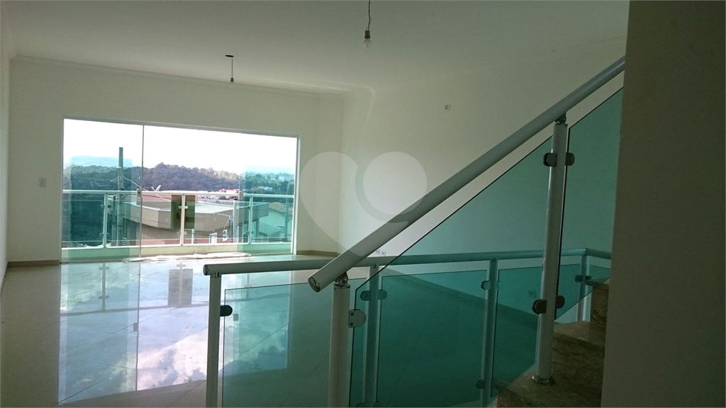 LINDA CASA EM CONDOMÍNIO FECHADO