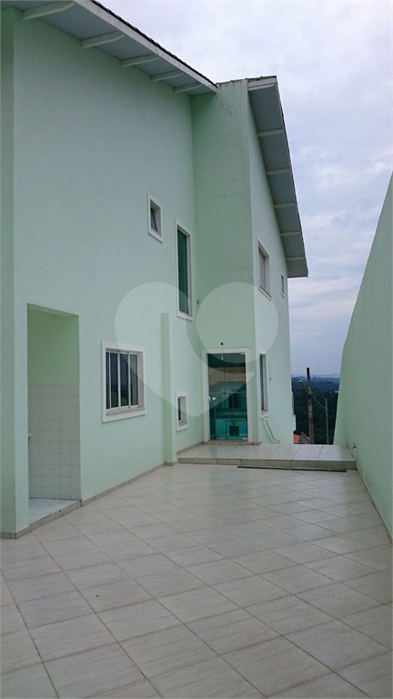 LINDA CASA EM CONDOMÍNIO FECHADO