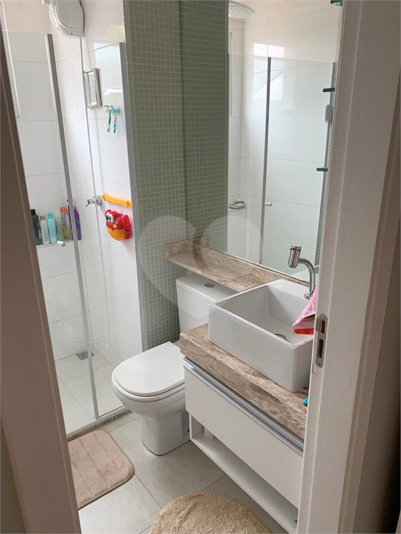 Apartamento com 2 Quartos à Venda, 70 m² por R$ 330.000