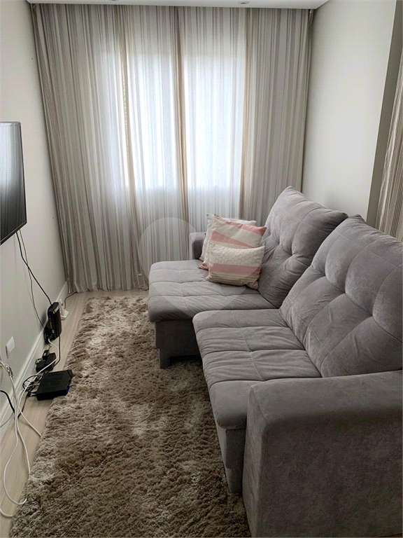 Apartamento com 2 Quartos à Venda, 70 m² por R$ 330.000