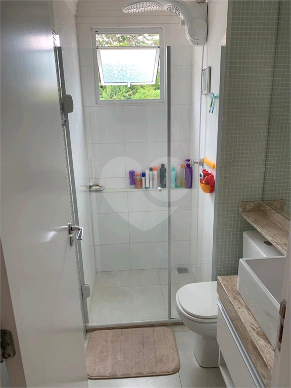 Apartamento com 2 Quartos à Venda, 70 m² por R$ 330.000