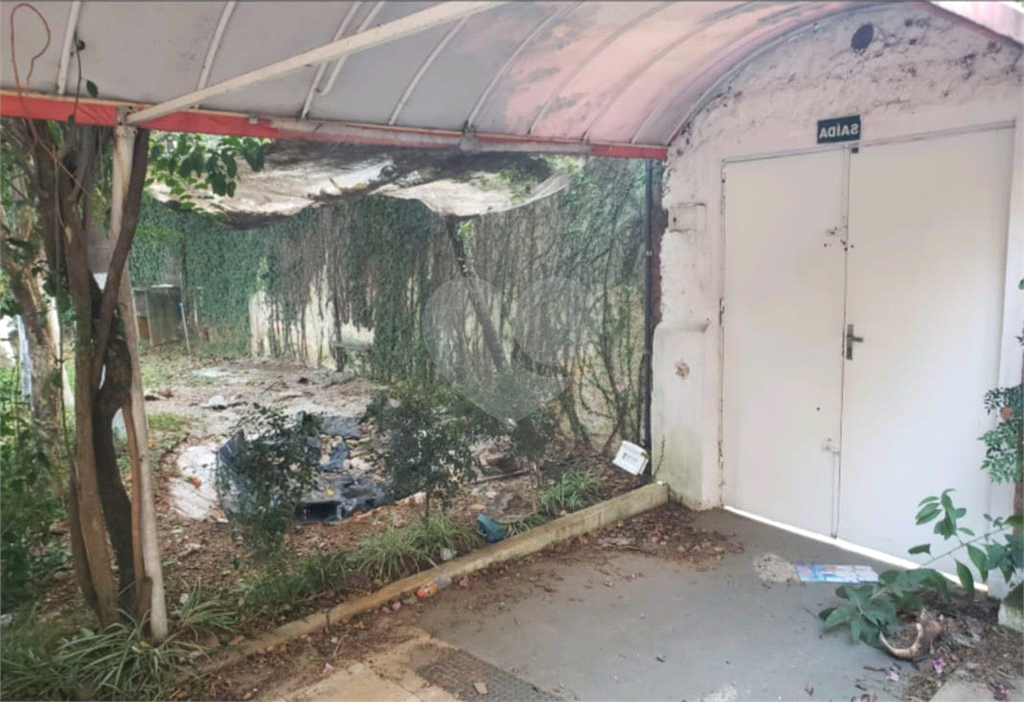 Prédio comercial, esquina em ótima localização