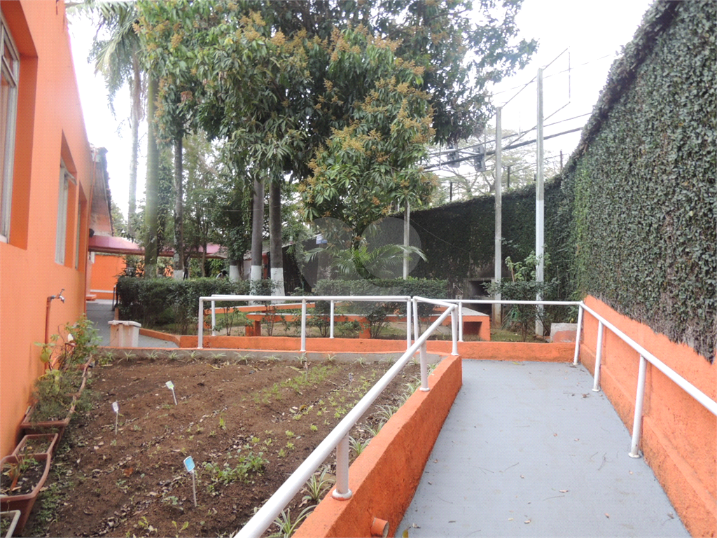Prédio comercial, esquina em ótima localização