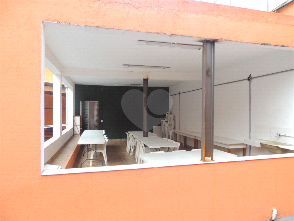 Prédio comercial, esquina em ótima localização