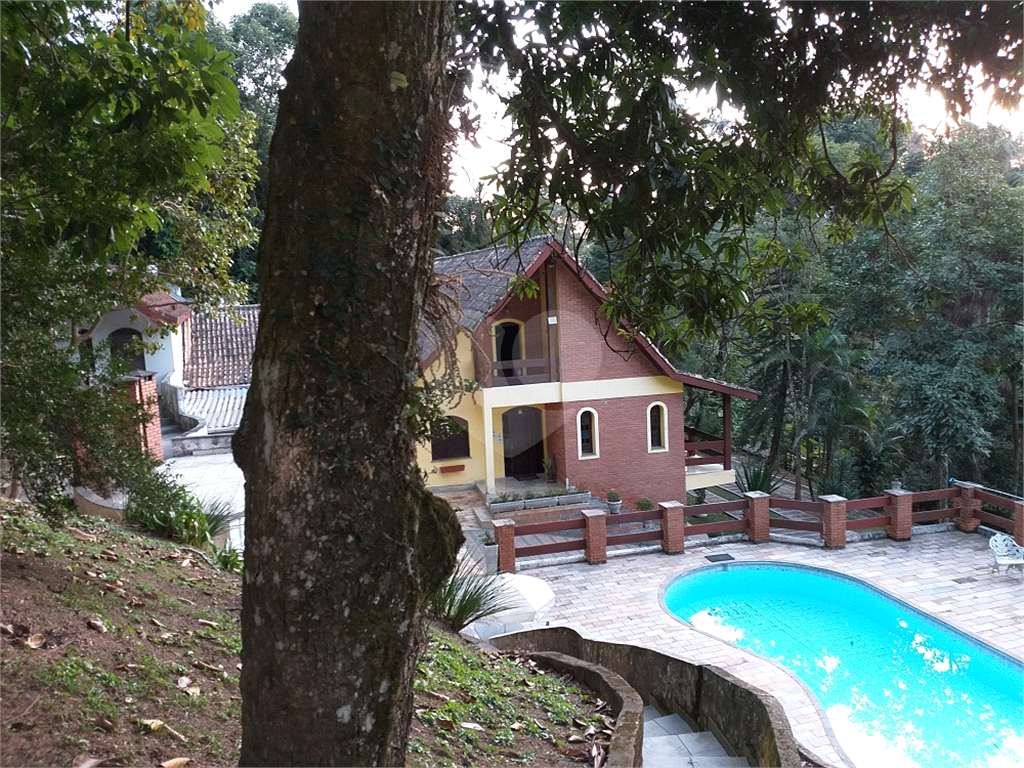 CASA ESTILO ALPINO A VENDA NA SERRA DA CANTAREIRA CONDOMÍNIO PARQUE PETRÓPOLIS
