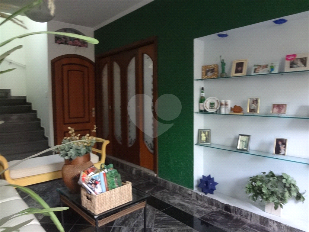 Sobrado grande com 4 suítes a venda na região do Imírim. 