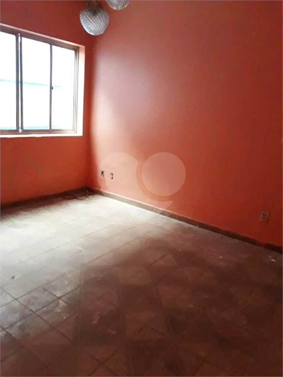 Casa à venda com 2 quartos, 176m² - Foto 2