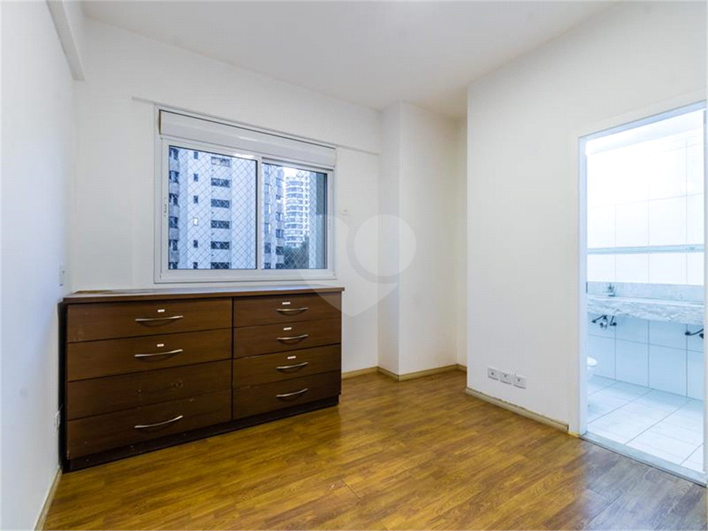  Apartamento a venda em Moema