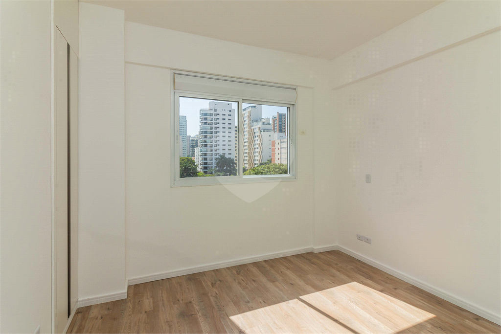  Apartamento a venda em Moema