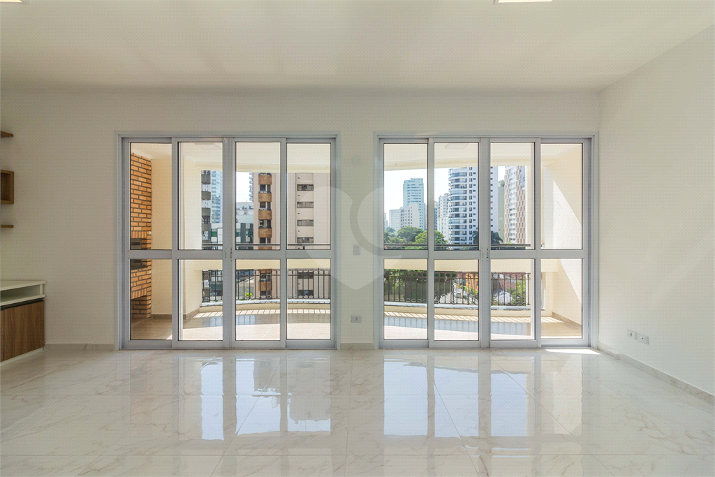  Apartamento a venda em Moema