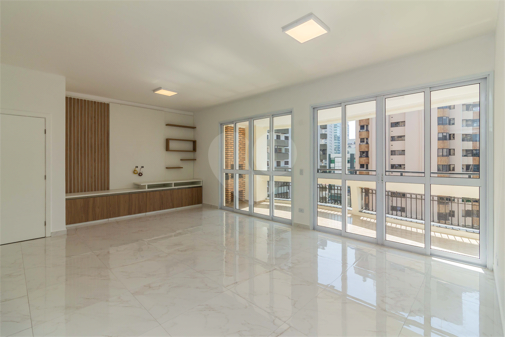  Apartamento a venda em Moema