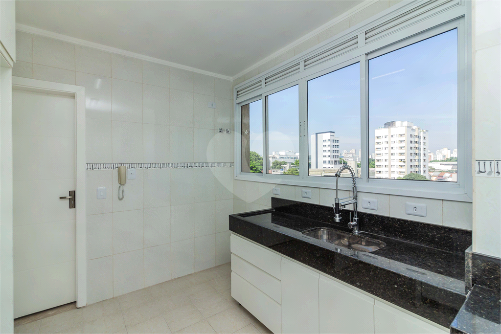  Apartamento a venda em Moema