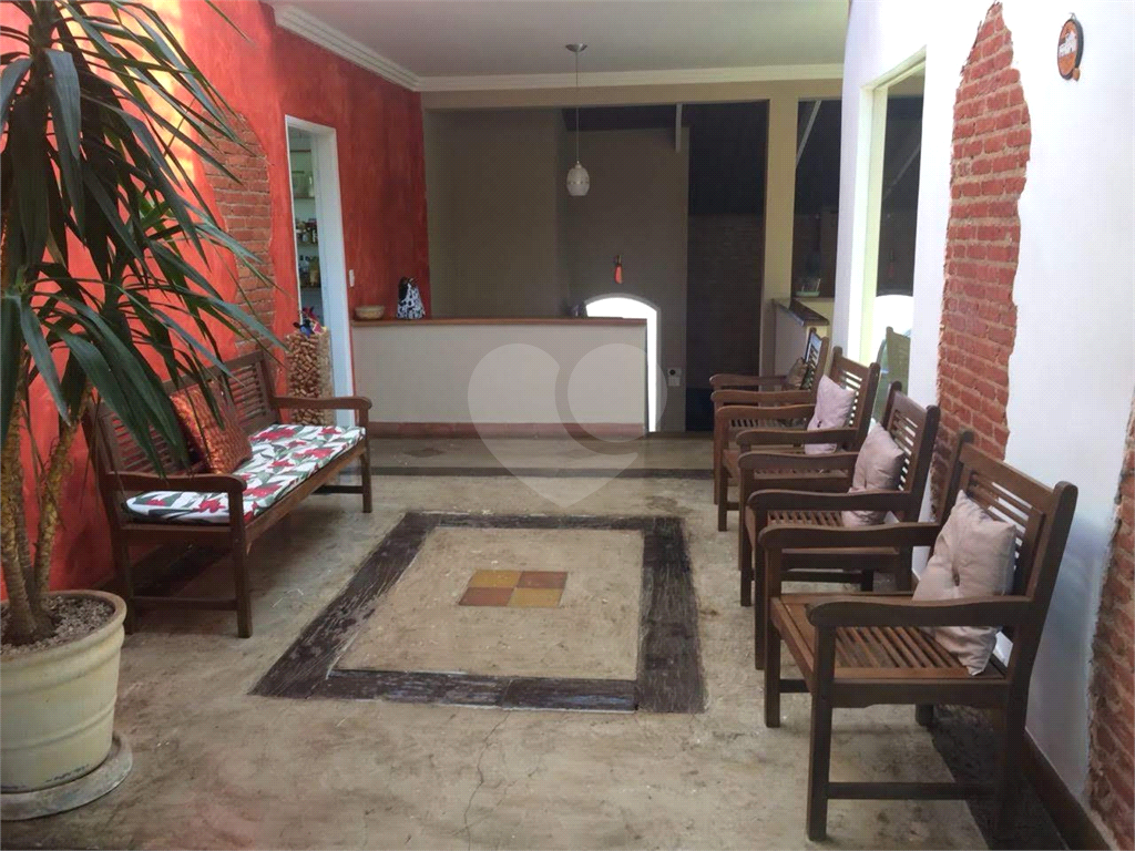 Sobrado à venda com 2 quartos, 319m² - Foto 1