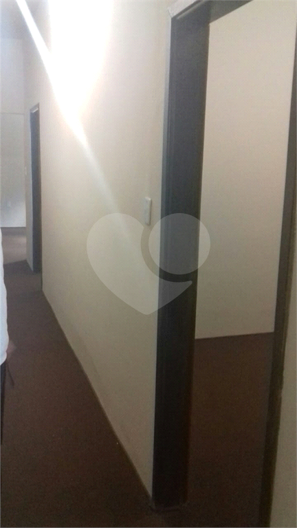 Ótima casa com duas frentes, totalmente comercial, 4 vagas!  