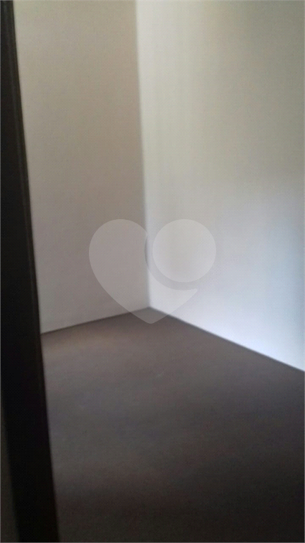 Ótima casa com duas frentes, totalmente comercial, 4 vagas!  