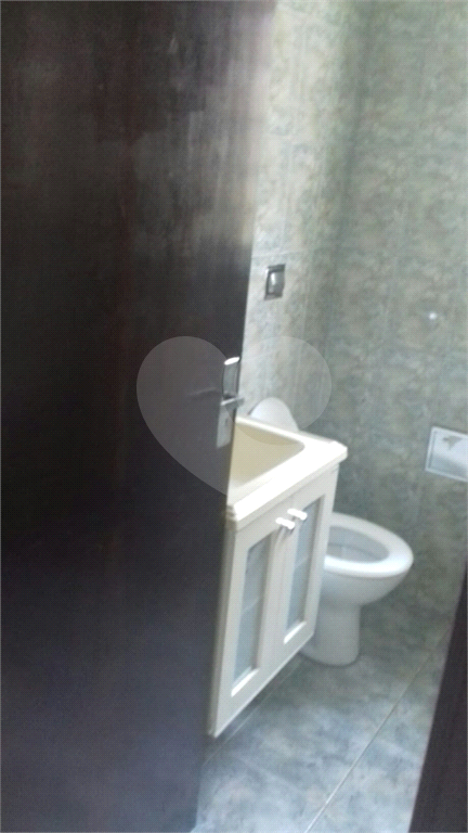 Ótima casa com duas frentes, totalmente comercial, 4 vagas!  