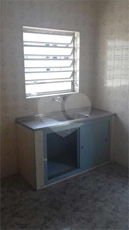 Ótima casa com duas frentes, totalmente comercial, 4 vagas!  