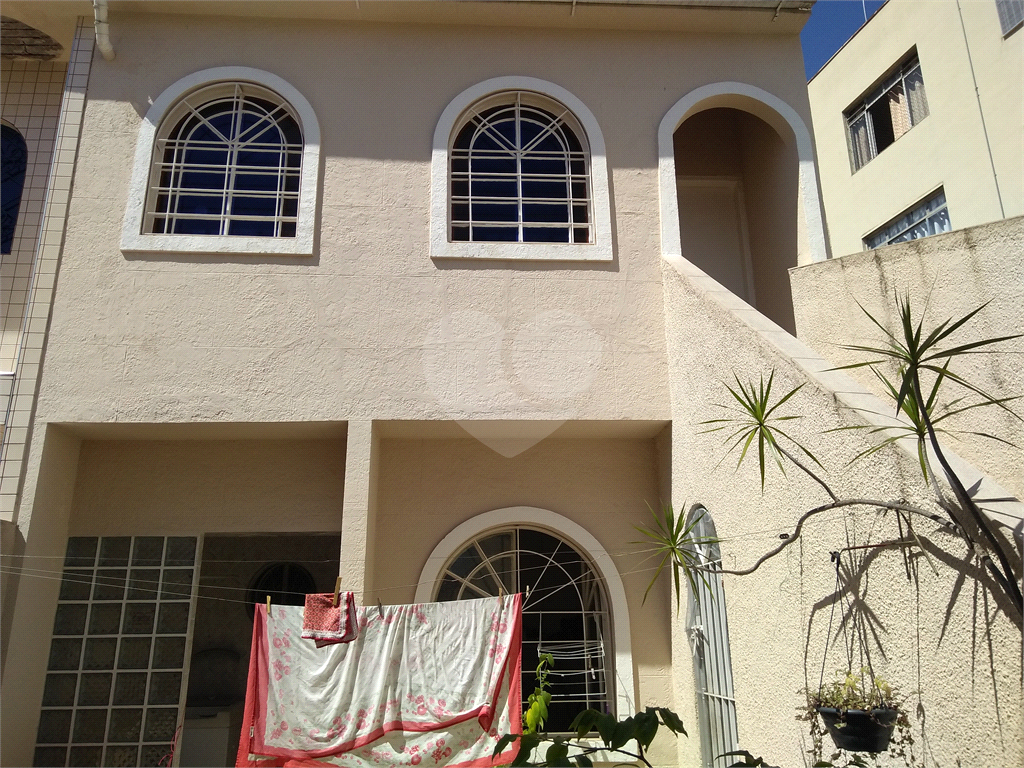 SOBRADO em VILA ESTER (ZONA NORTE)