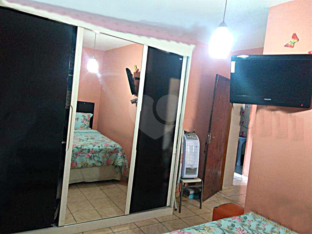 Sobrado bem localizado no bairro Vila Nova Cachoeirinha. 
