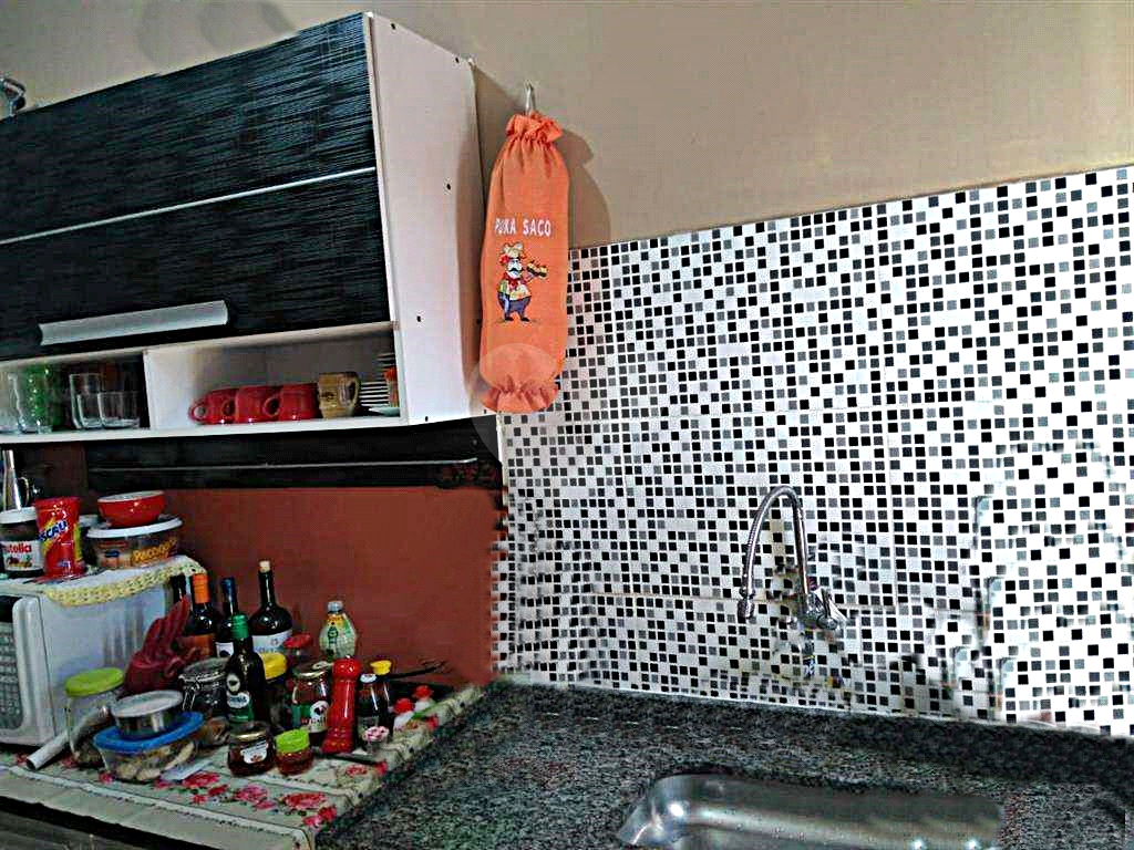 Sobrado bem localizado no bairro Vila Nova Cachoeirinha. 