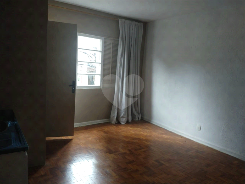 Imóvel comercial e residencial no bairro do Tremembé. Grande fluxo tanto de veículos como pedestres
