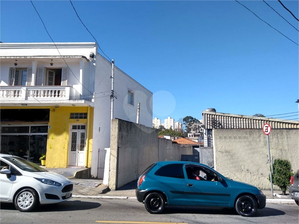 Imóvel comercial e residencial no bairro do Tremembé. Grande fluxo tanto de veículos como pedestres