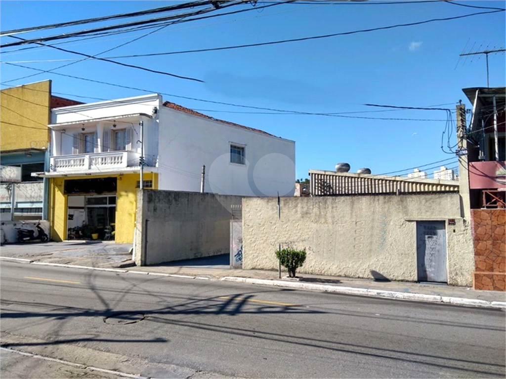 Imóvel comercial e residencial no bairro do Tremembé. Grande fluxo tanto de veículos como pedestres